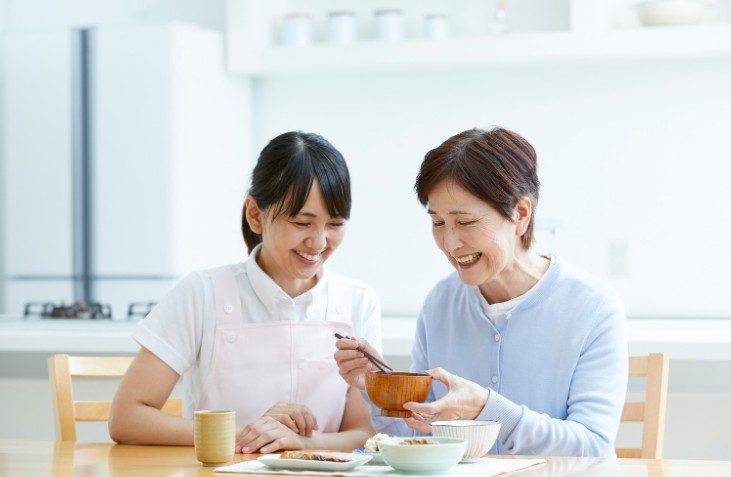 エッセンシャルワーカーの職種一覧と必要な資格