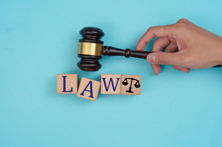 クラウド会計やAIの自動仕訳は記帳代行の税理士法違反になる？